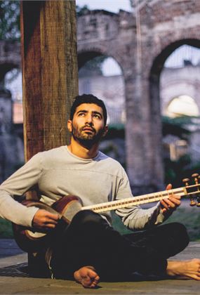 Hamed Sadeghi | with percussionist Sohrab Kolahdooz